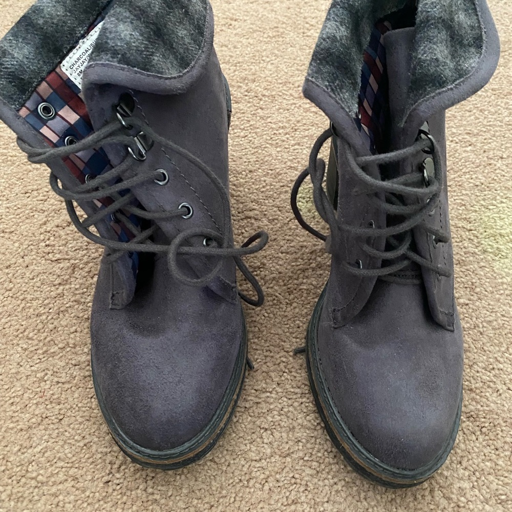 White Mountain lace up booties